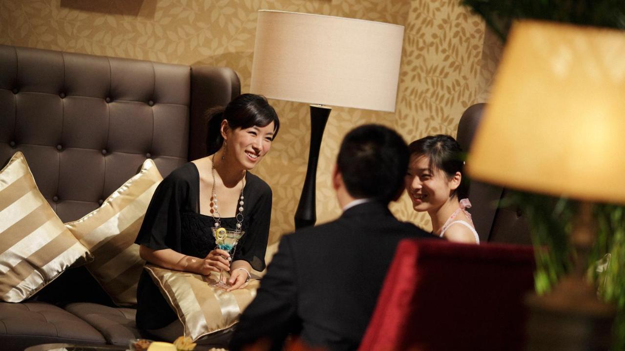 Crowne Plaza Yantai Sea View By Ihg Hotel Exterior photo
