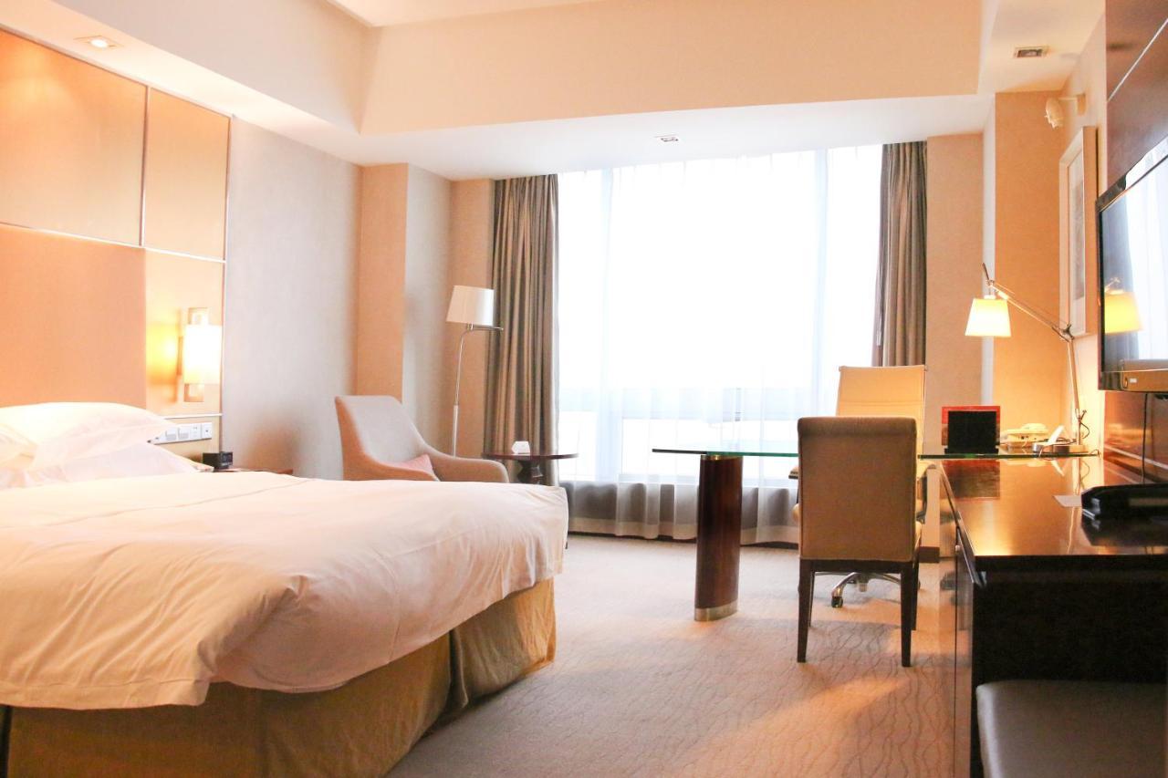 Crowne Plaza Yantai Sea View By Ihg Hotel Exterior photo