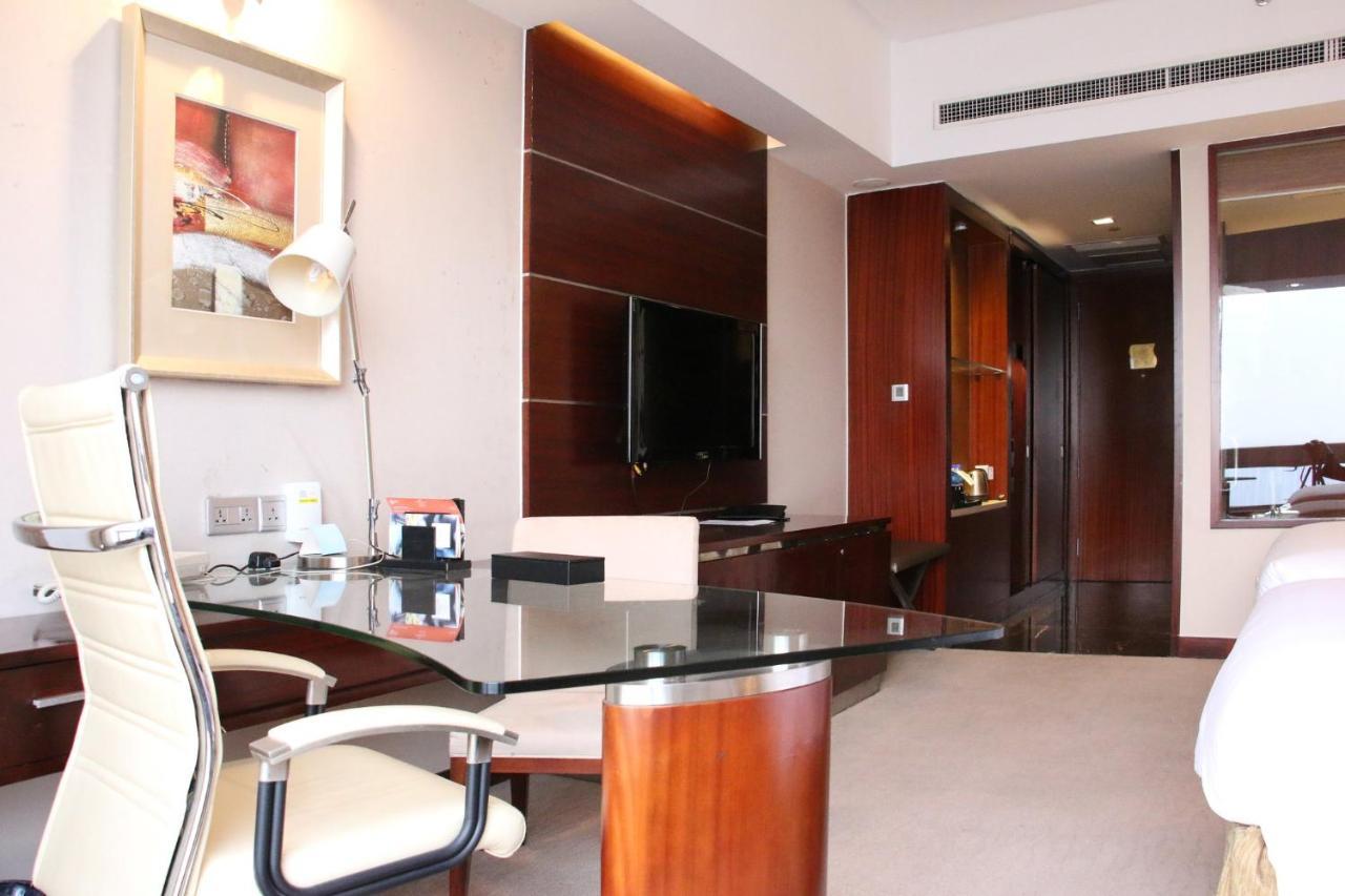 Crowne Plaza Yantai Sea View By Ihg Hotel Exterior photo
