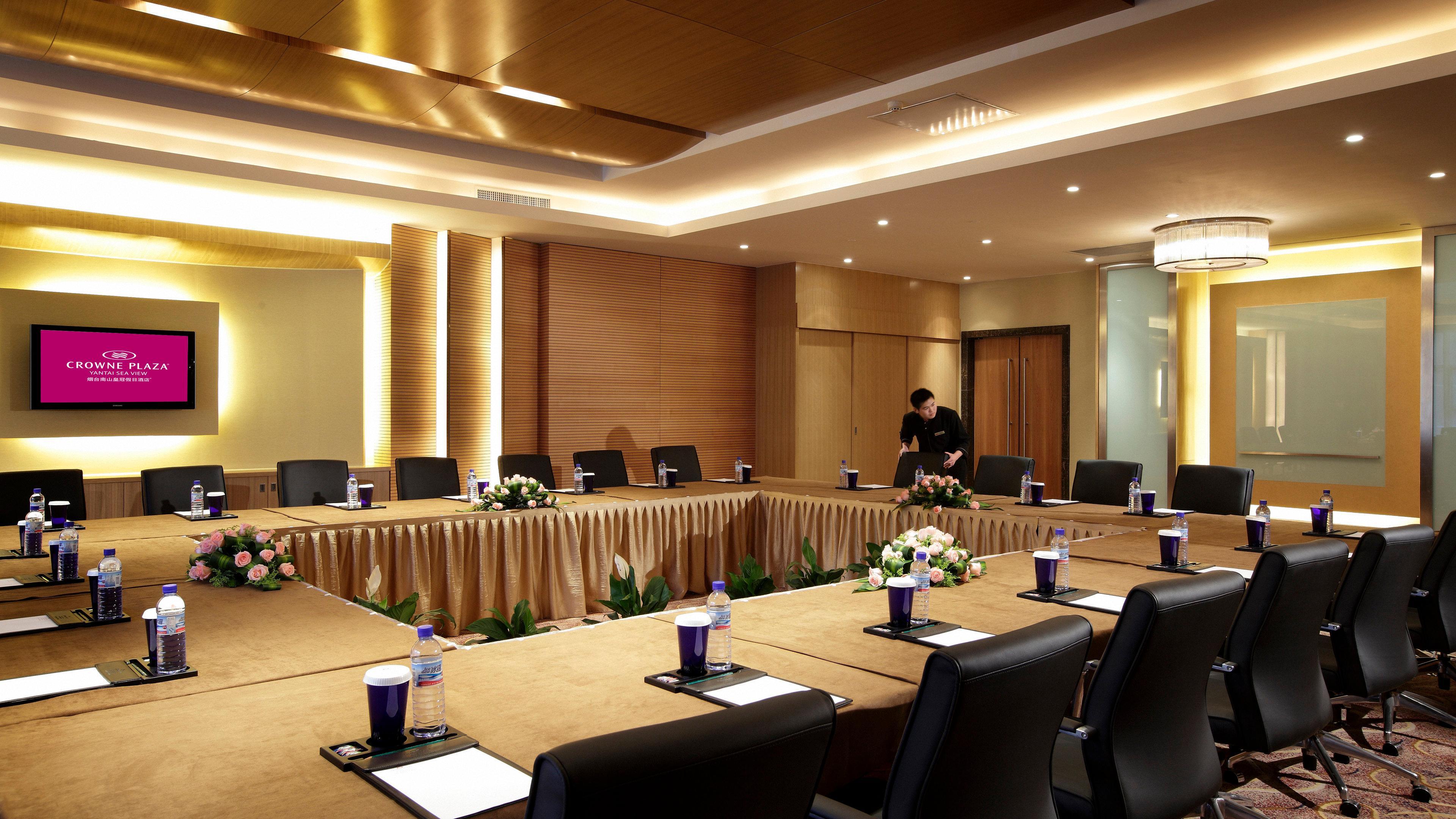 Crowne Plaza Yantai Sea View By Ihg Hotel Exterior photo