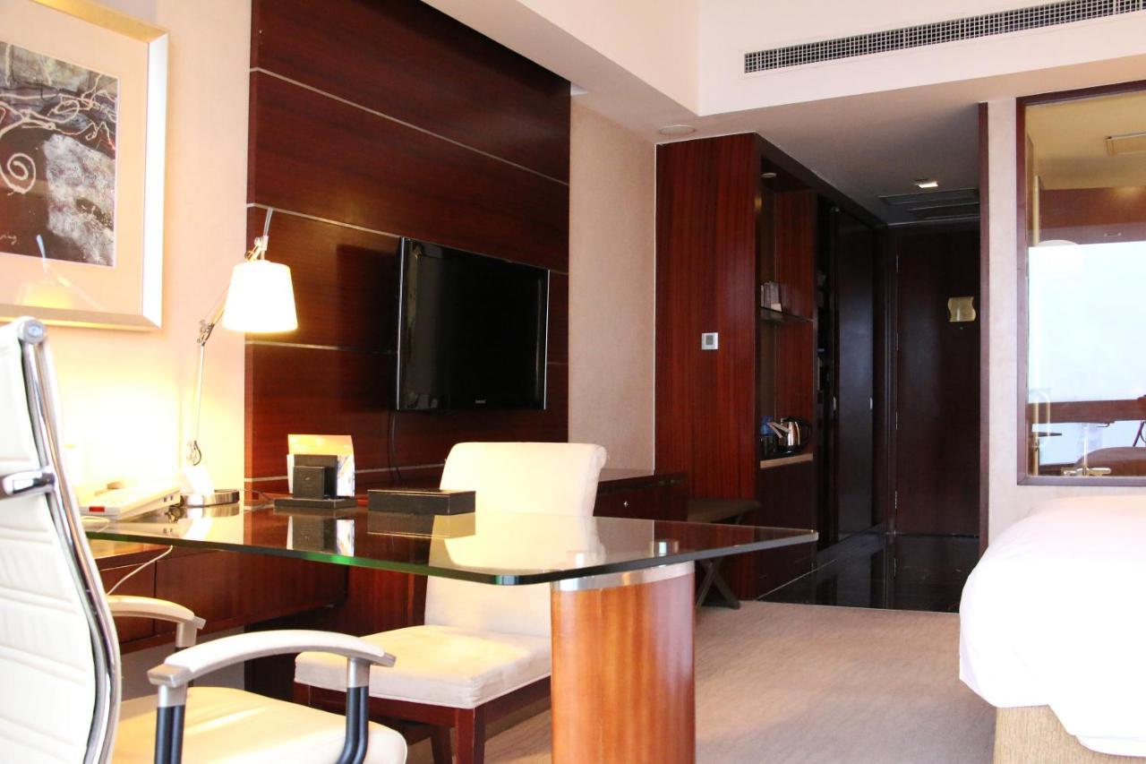 Crowne Plaza Yantai Sea View By Ihg Hotel Exterior photo