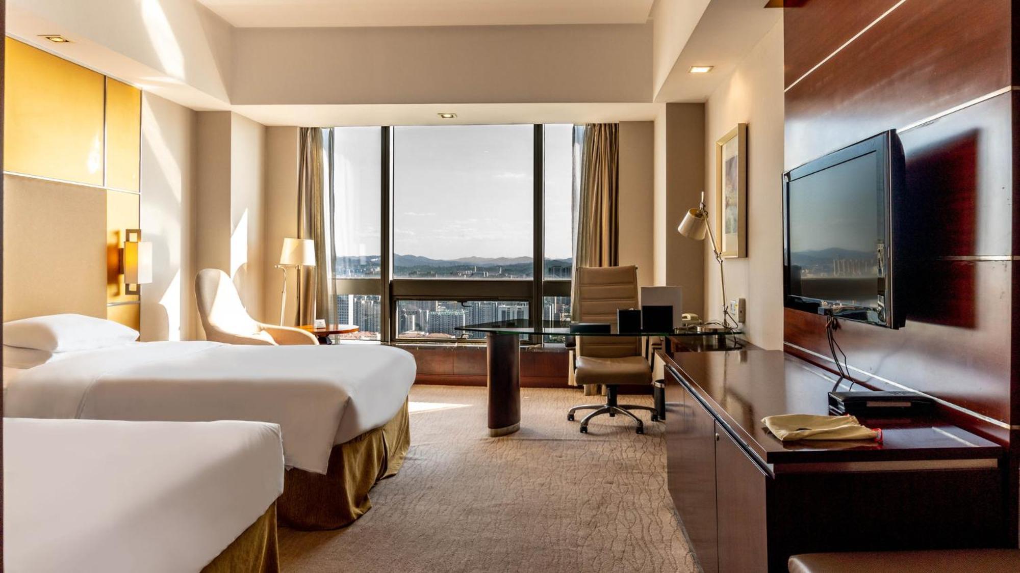 Crowne Plaza Yantai Sea View By Ihg Hotel Exterior photo