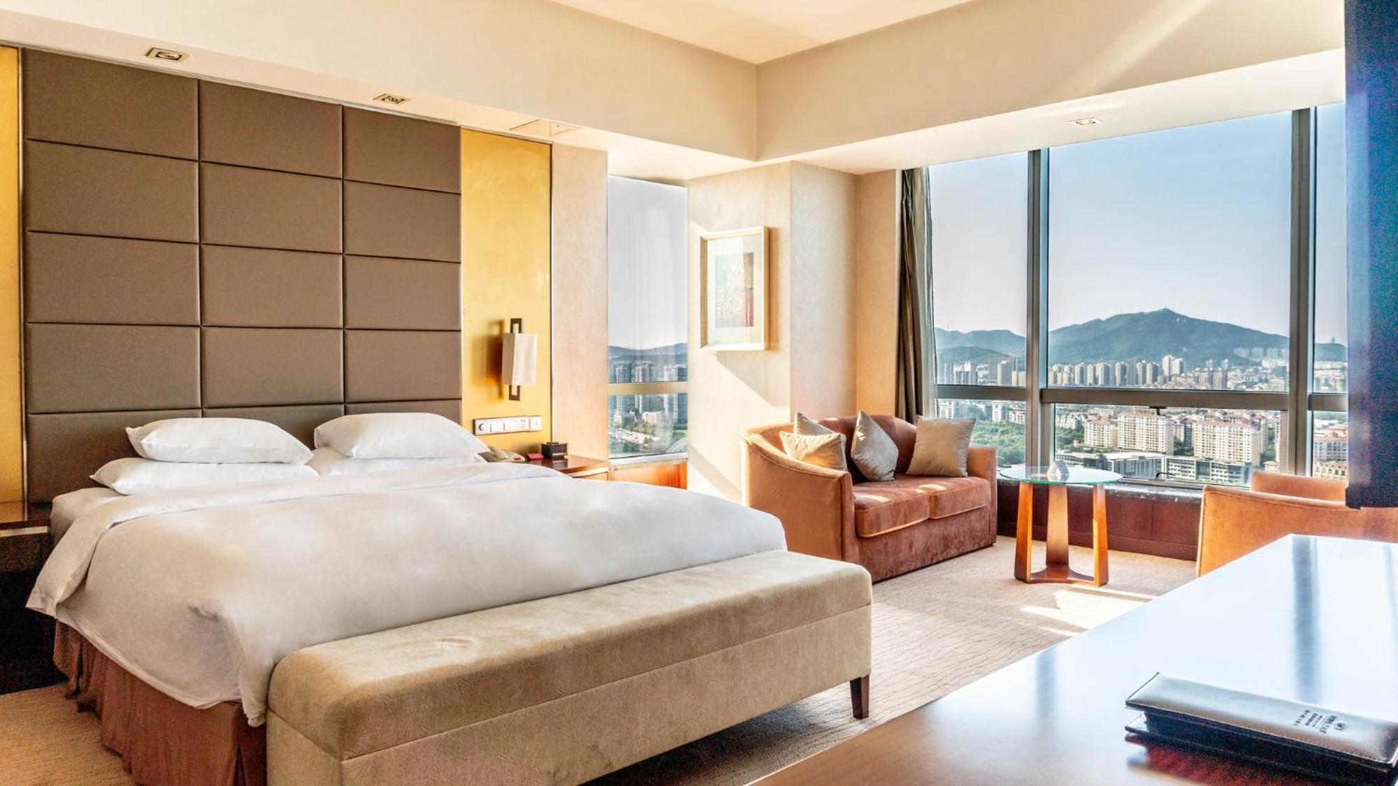 Crowne Plaza Yantai Sea View By Ihg Hotel Exterior photo